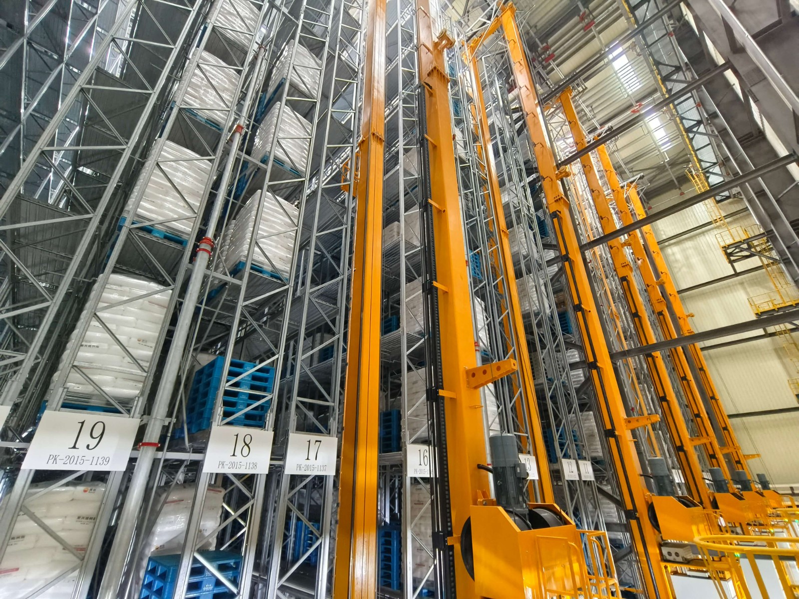 横梁式立体库货架